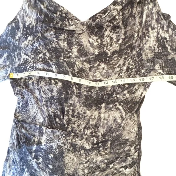 5/$25
Jones New York Blouse Petite Women’s Gray Snakeskin - Picture 4 of 10